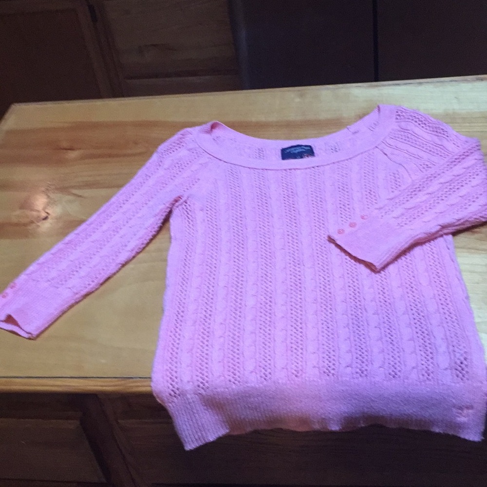 3/4 arm length American Eagle sweater.